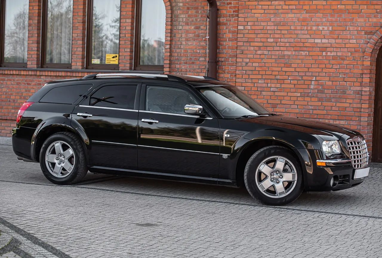 Chrysler 300C 5.7 AWD Wersja Europejska Szwajcaria