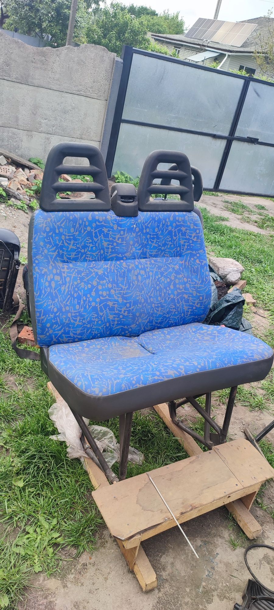 Сидіння в авто продам