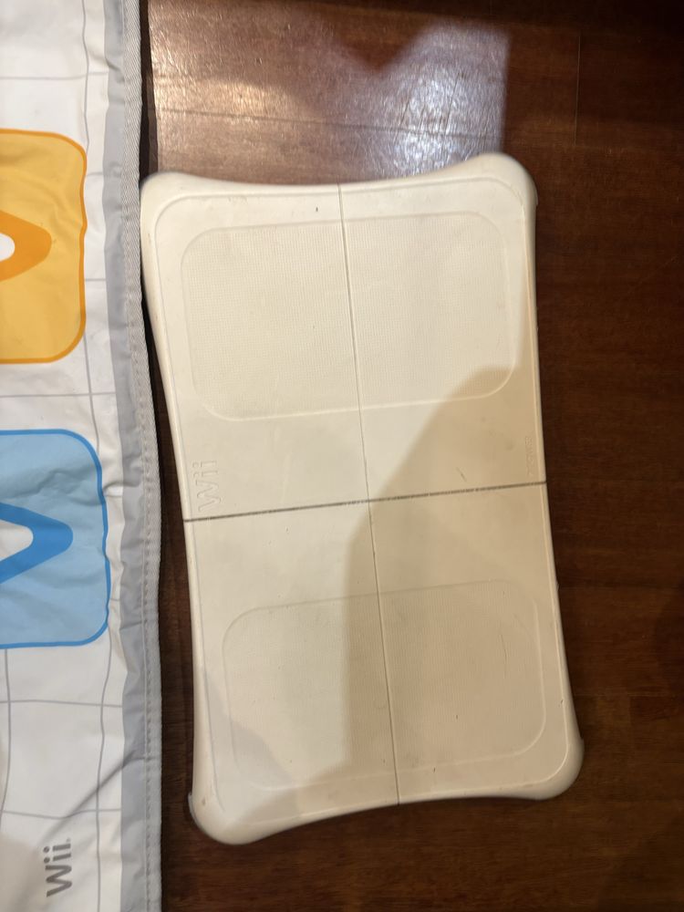 Nintendo Wii komplekt + Fitness Board + Mata taneczna Cena do negocjac