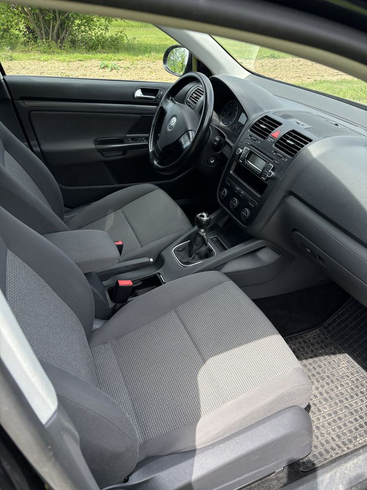 VW GOLF V = 1.6 Benzyna = Comfortline = 102 KM = Kombi = Czarny