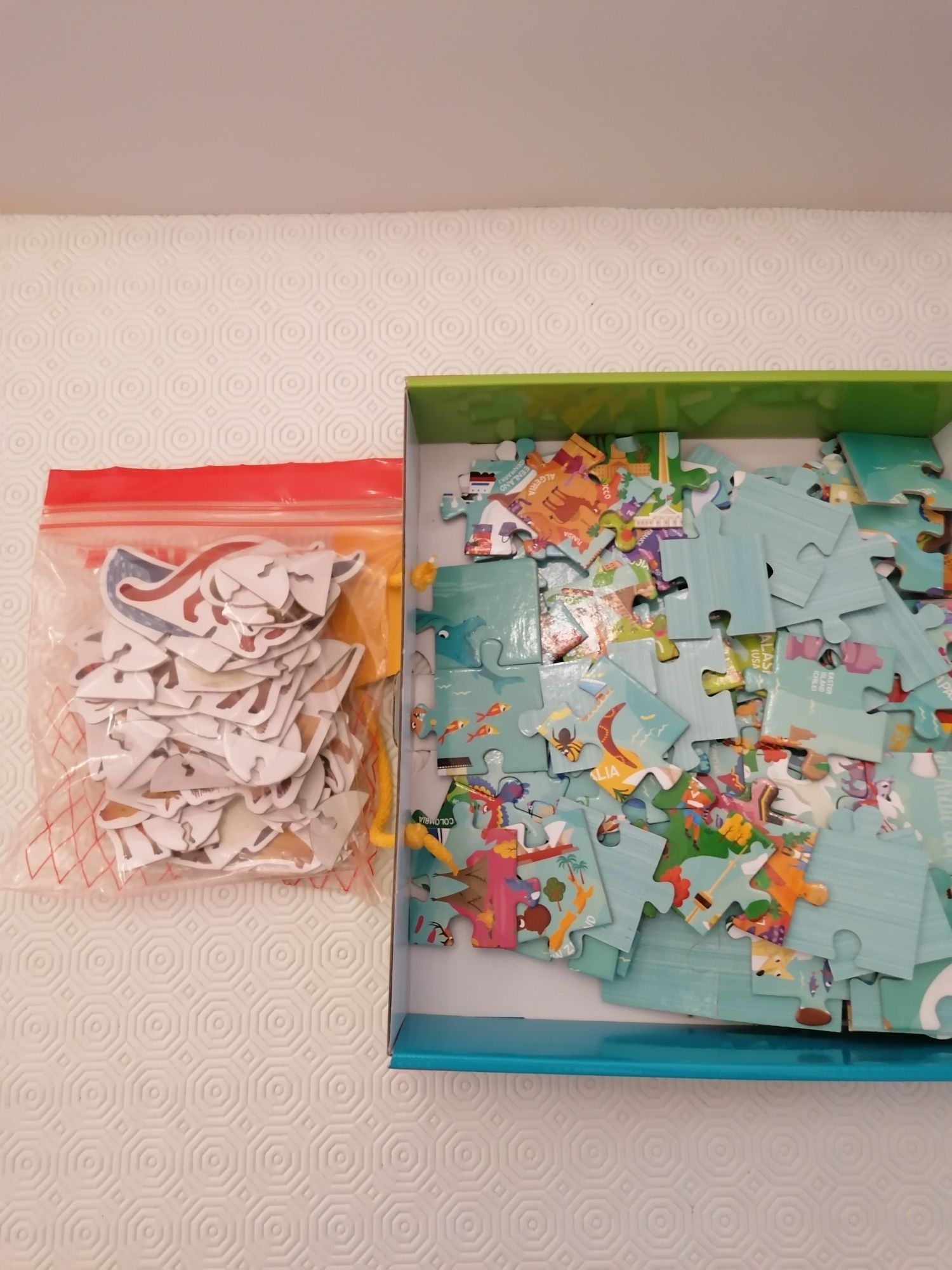 Puzzle grande do mundo 5-10 anos