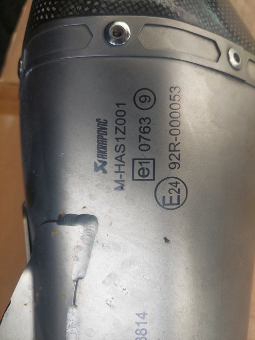 BMW S1000RR OEM Akrapovic escape