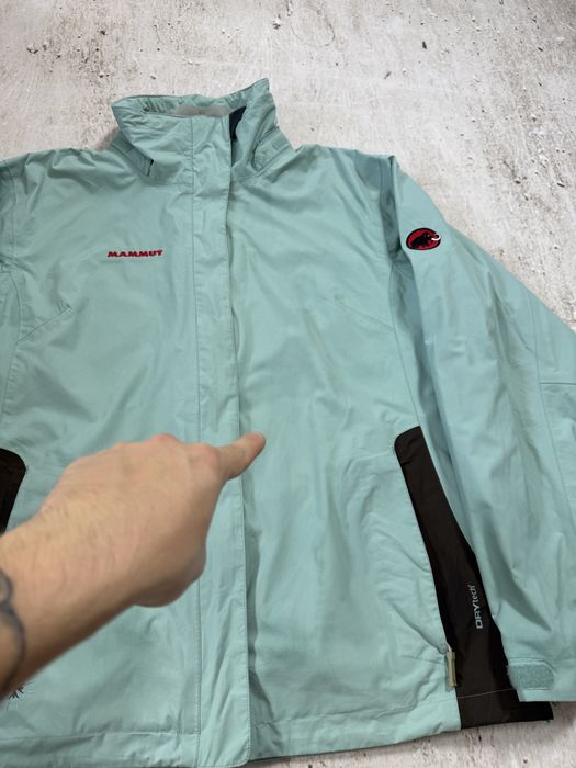 Kurtka mammut wiatrowka posiada plany rozmiar L