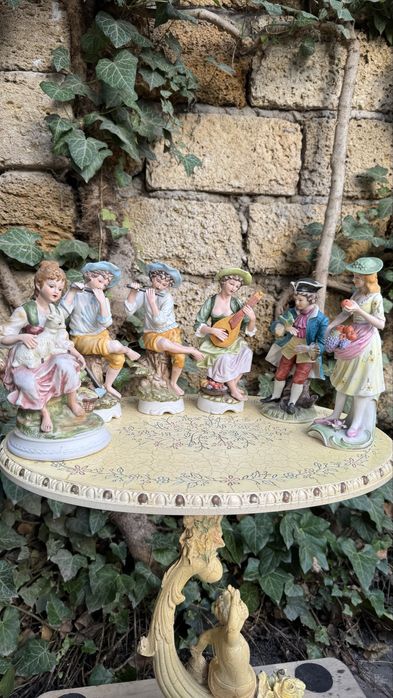 Статуэтки фарфор, характерые, коллекционные, из Европы