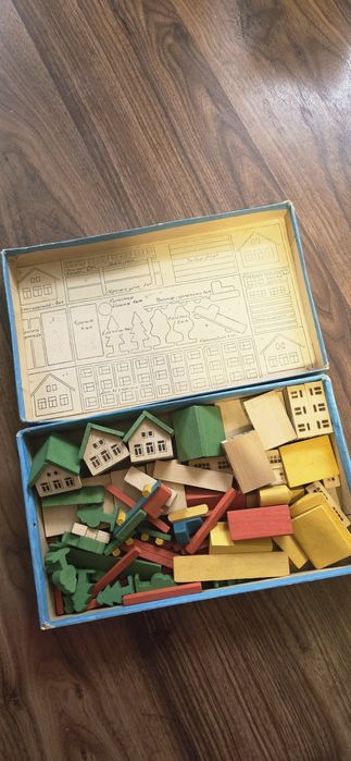 Конструктор деревянный " Построю поселок". СССР