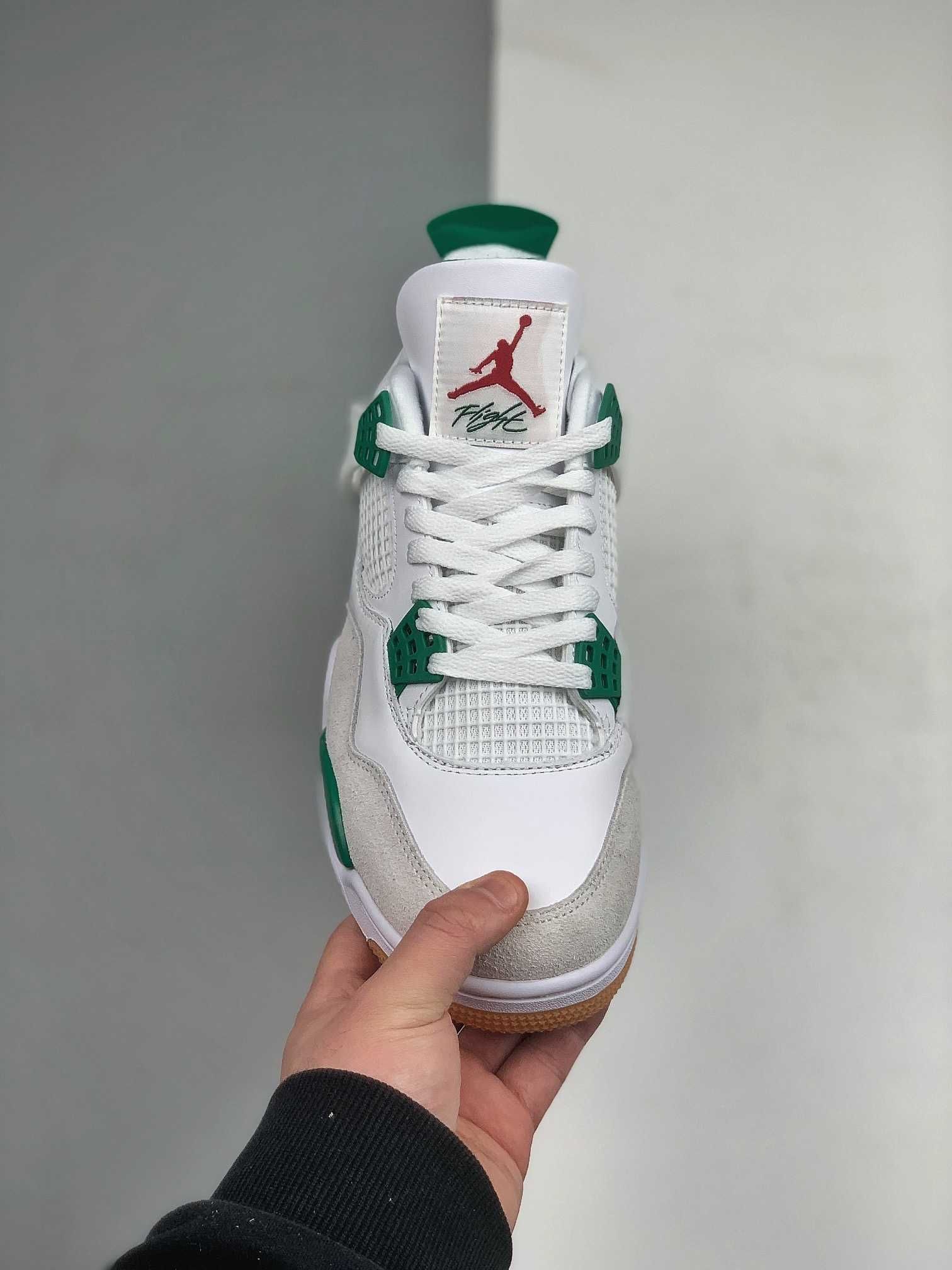 SB x Jordan Air Jordan 4 "Pine Green"