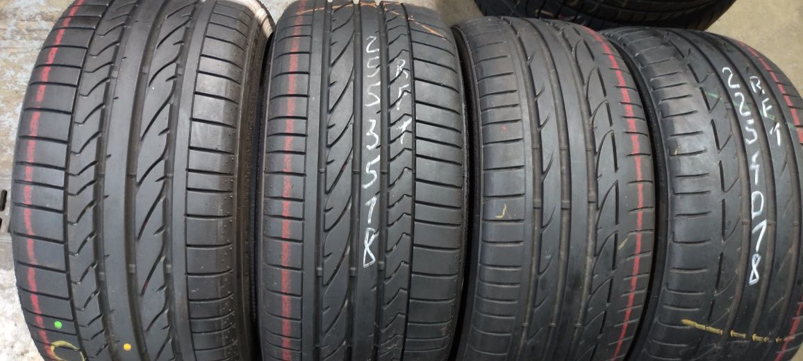 Pneus 225/40/18 e 255/35/18 Bridgestone semi novos rua flat
