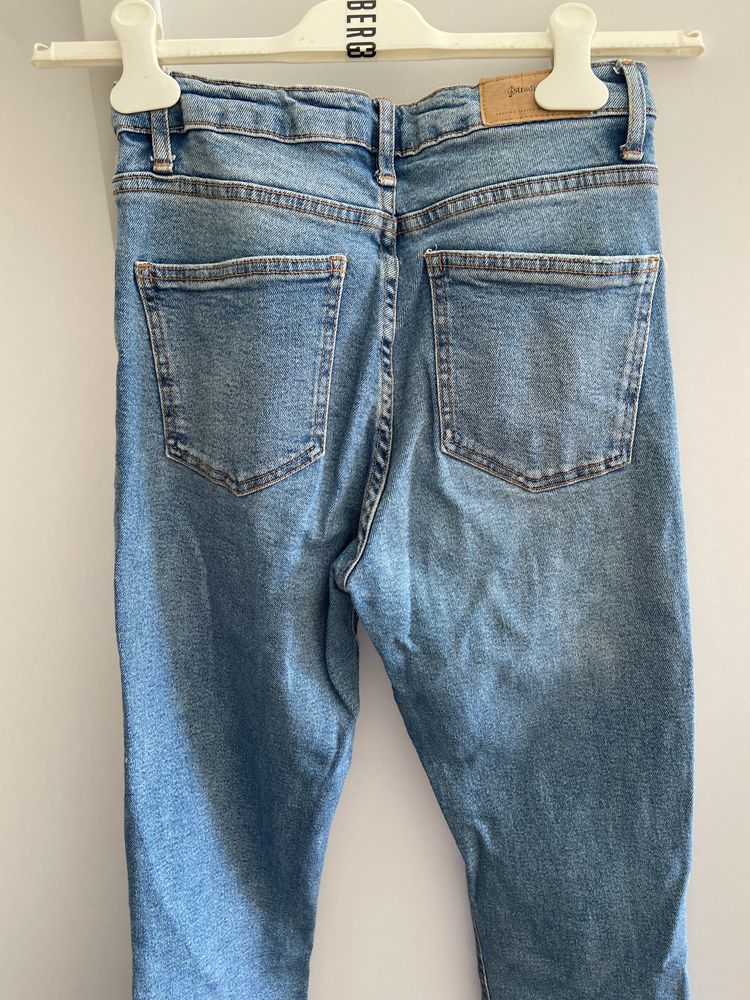 Жіночі джинси stradivarius 36 s-m