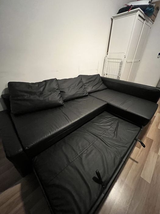 Czarny narożnik z funkcją spania