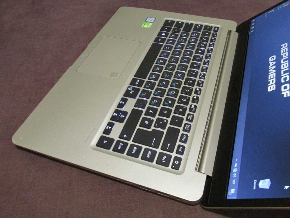 ІГРОВИЙ Ультрабук Asus/ i7 4 ядр-3.7GHz+Geforcе 4Gb+16Gb DDR4