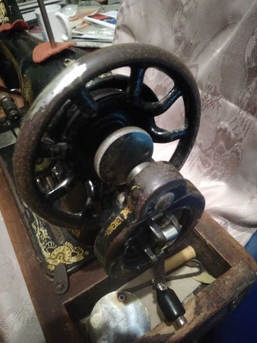 Швейная машина SINGER