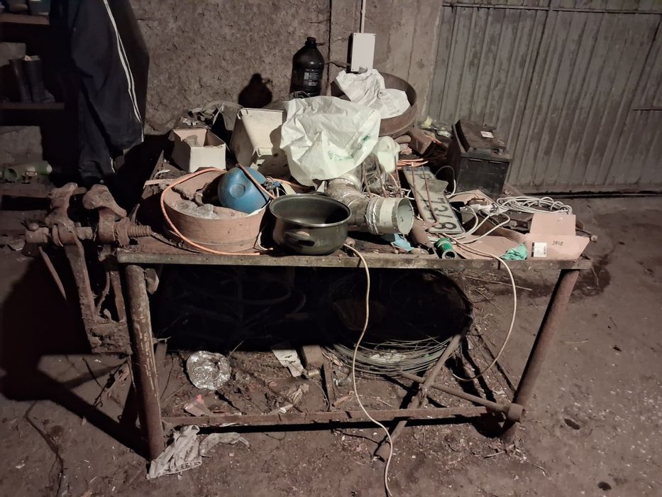 2 Mesas de trabalho com torno