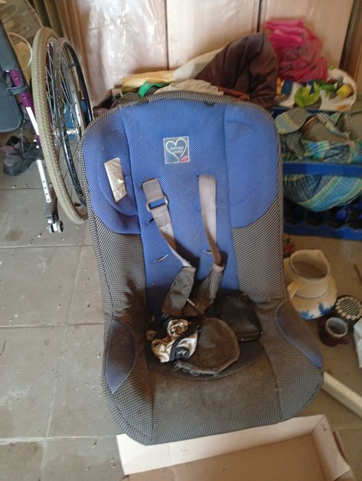 Автокрісло дитяче бу