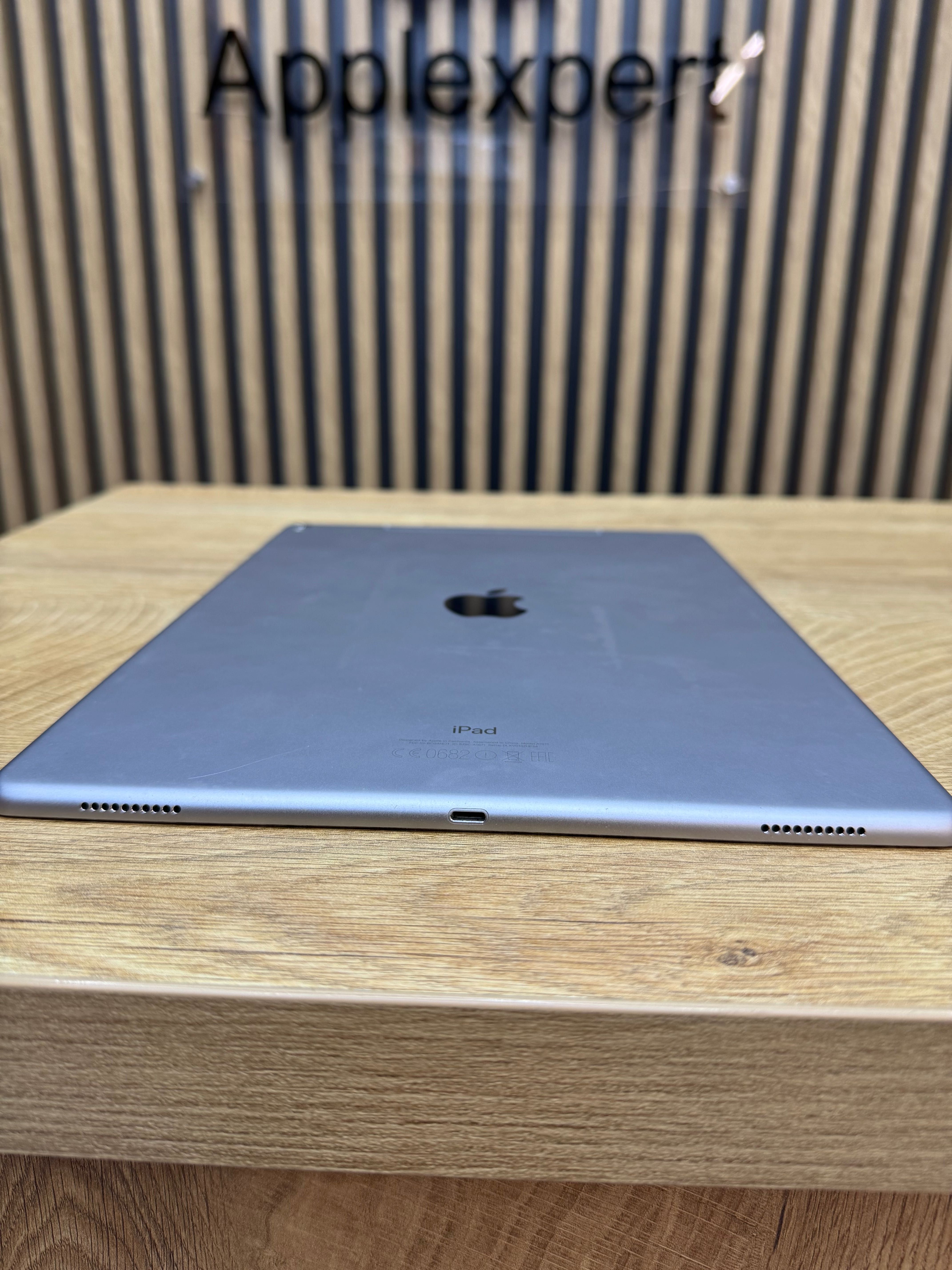 iPad pro 2 12.9 256gb Cellular LTE