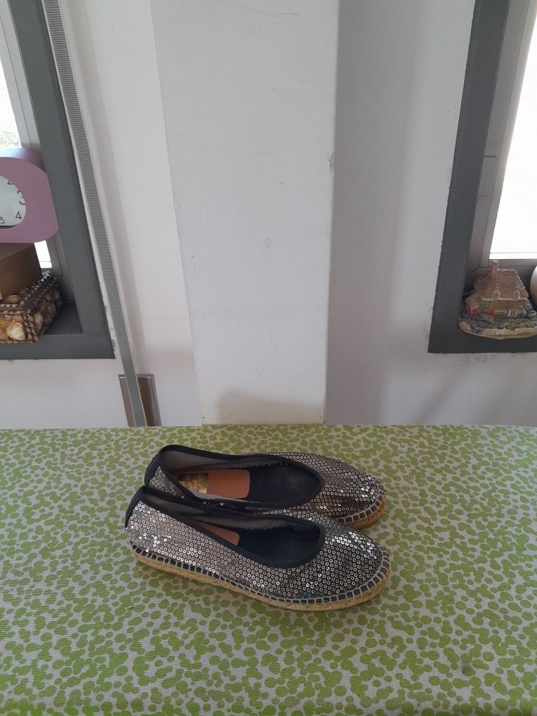 Vendo Sapatos de Senhora EUREKA muito bonitos como novos