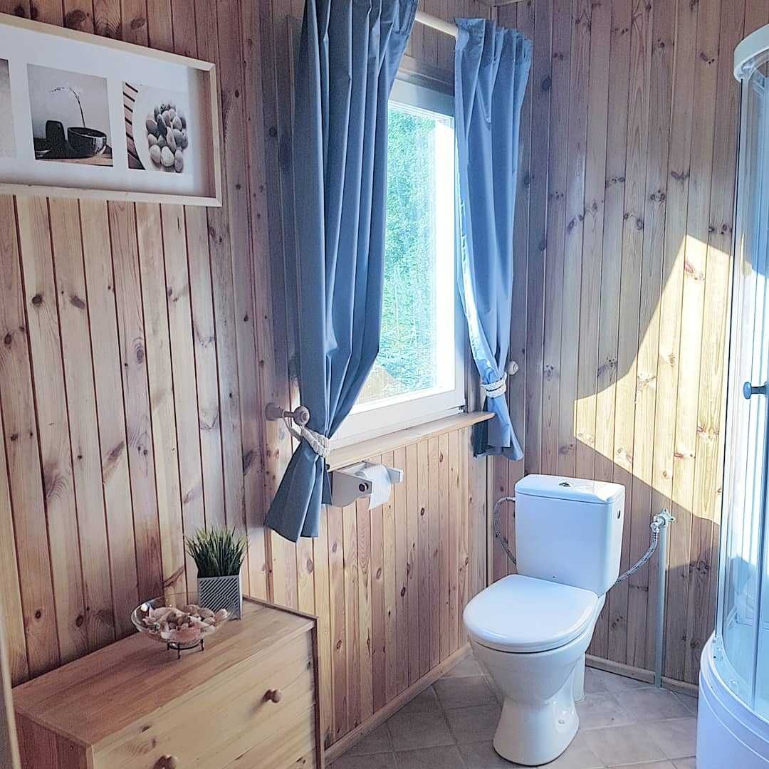 domek letniskowy nad jeziorem, Mazury, raj dla wędkarzy, z psem