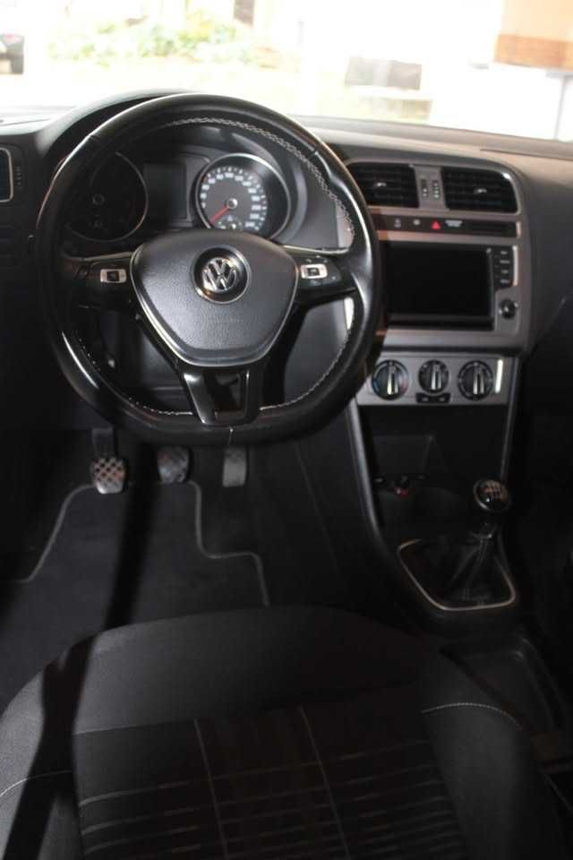 Volkswagen polo 1.0 lounge 2016