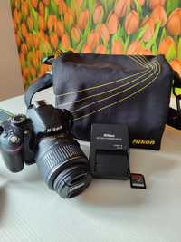 Зеркальный фотоаппарат Nikon D3200 со штативом