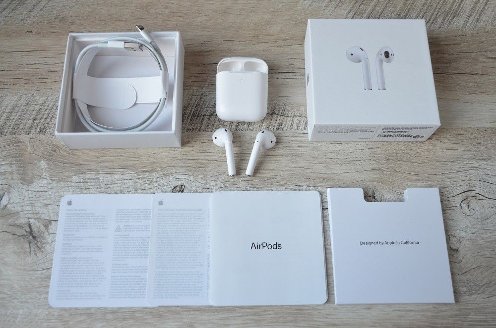 Навушники Apple AirPods Airoha з чохлом для бездротової зарядки