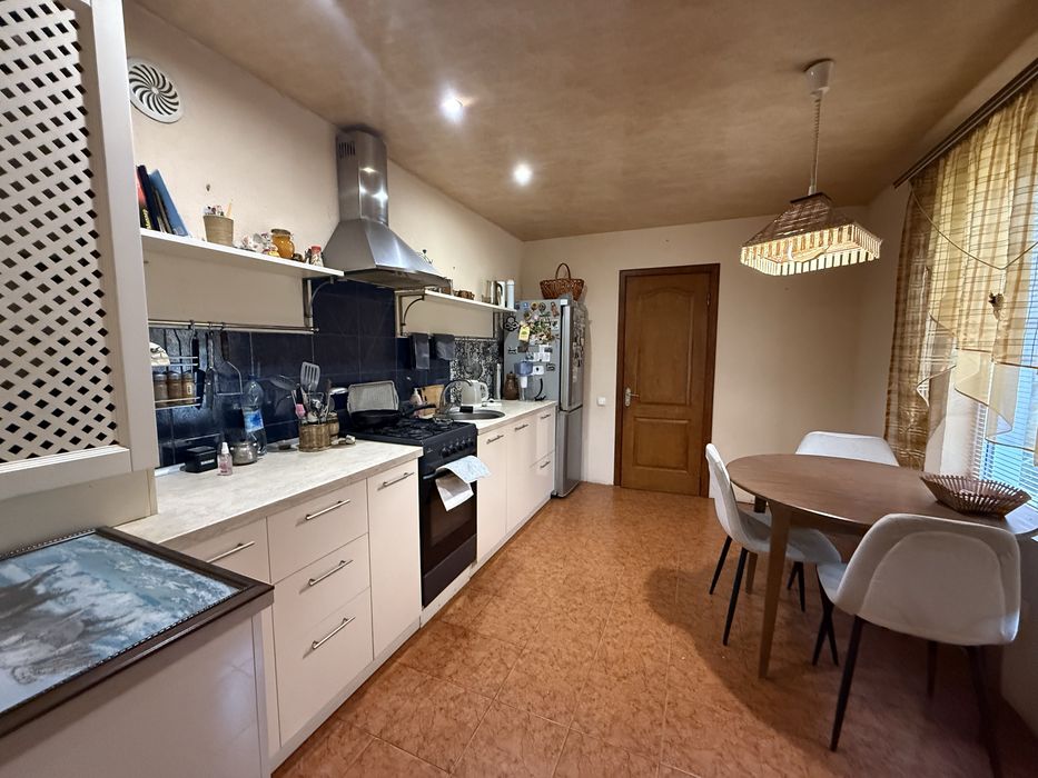 Будинок на Космосі,вул Запорізьких Вогнеборців