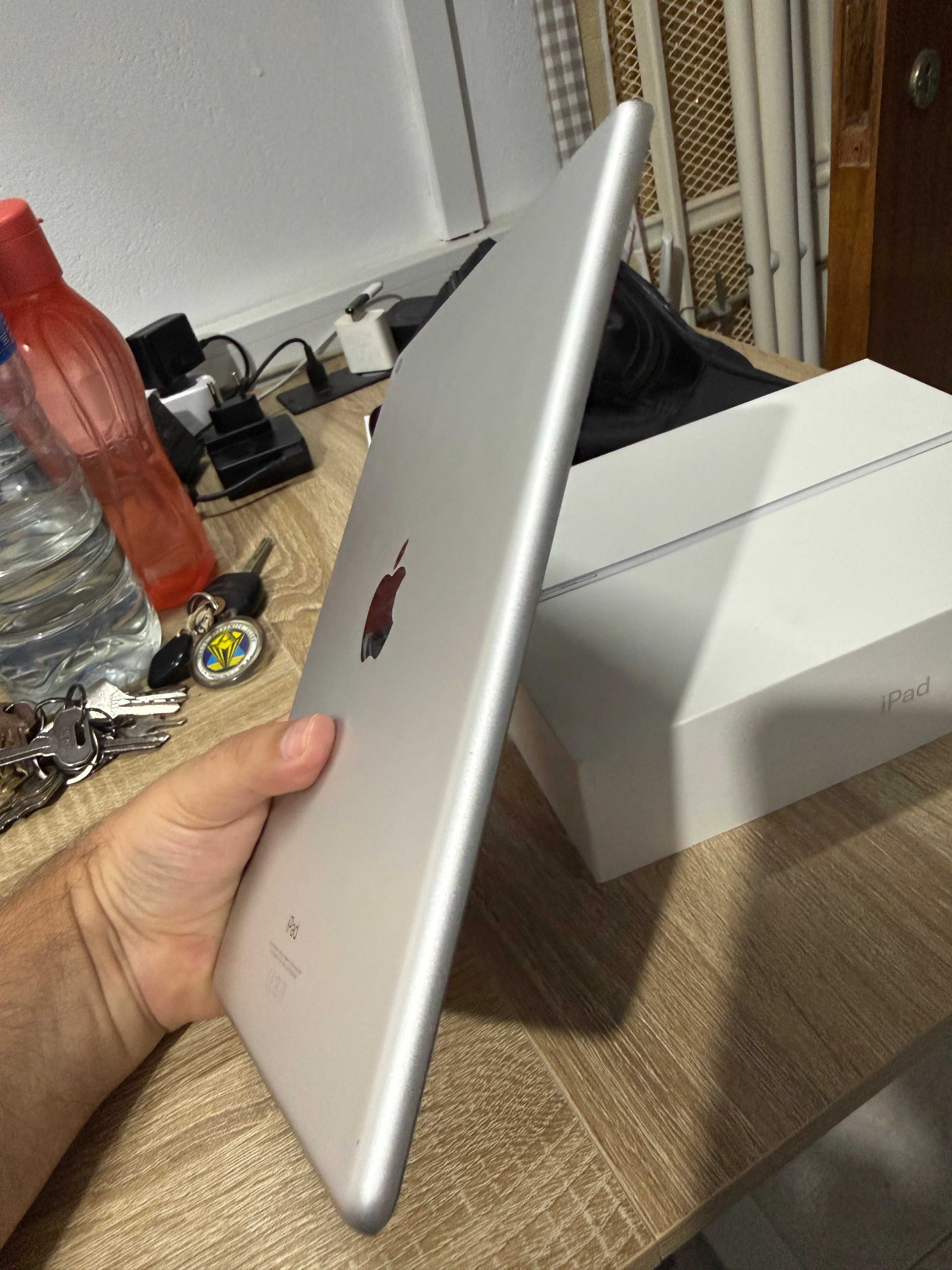 iPad 6ª Geração Wi-Fi – 32 GB – Excelente Estado