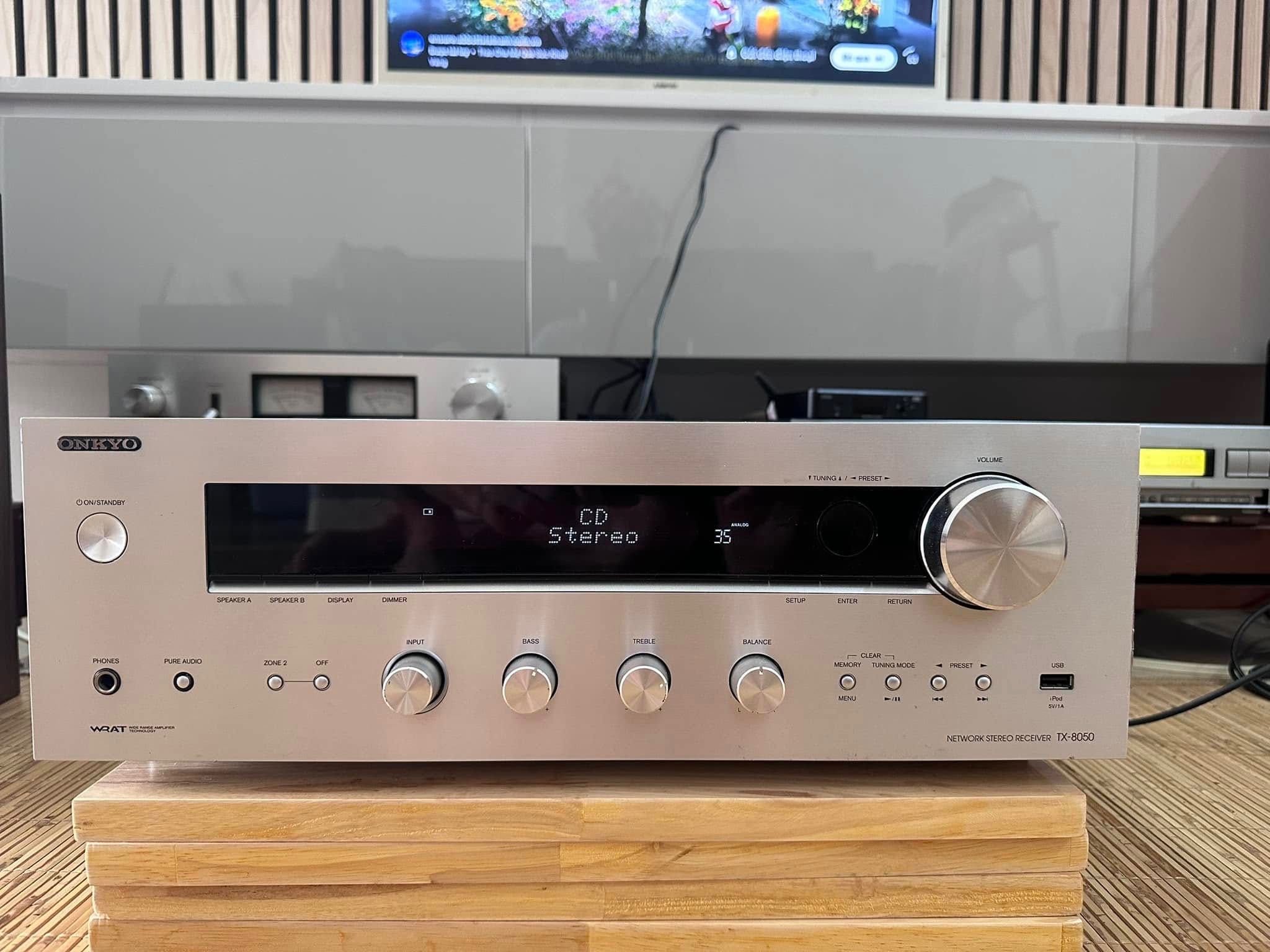 Amplituner stereo Onkyo TX-8050