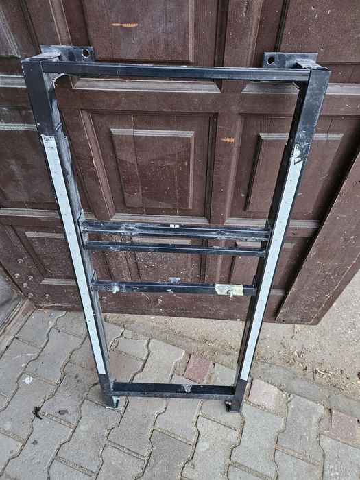 Stalowy stelaż podtynkowy Koło