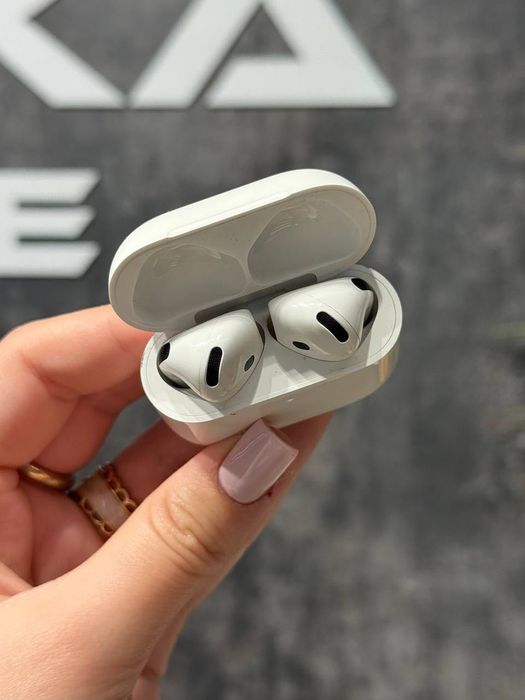 Нові оригінальні навушники Apple AirPods 4 ANC