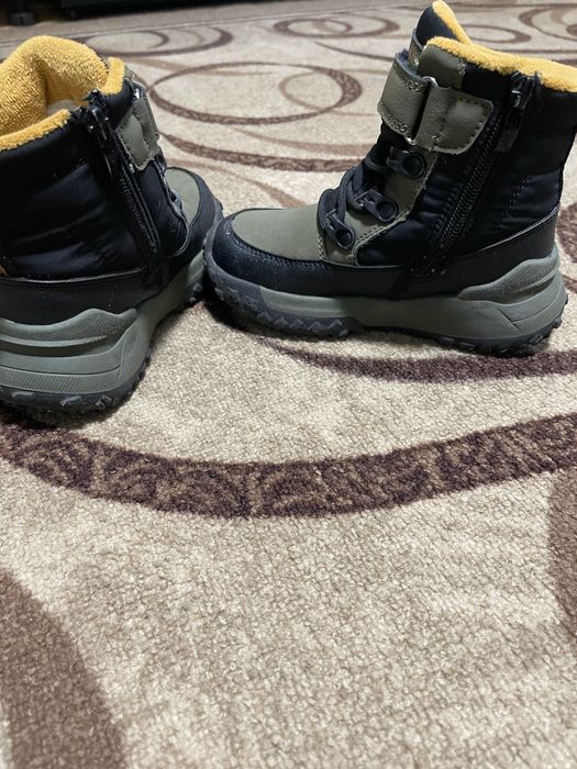 Продам зимові чоботи на хлопчика
