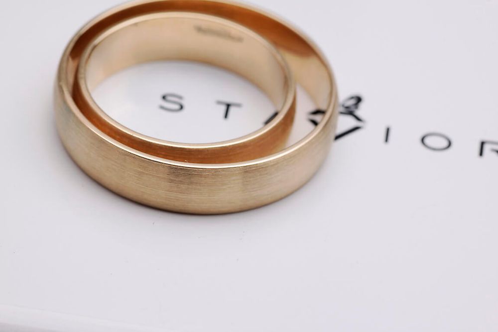 złota obrączka staviori