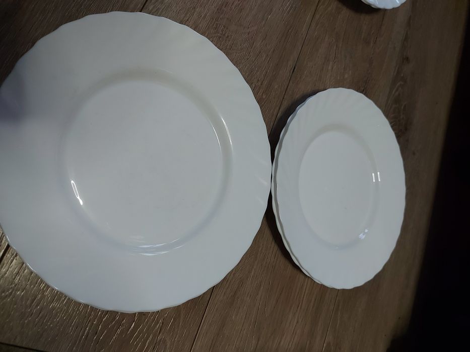 Тарілки люмінарк білі круглі