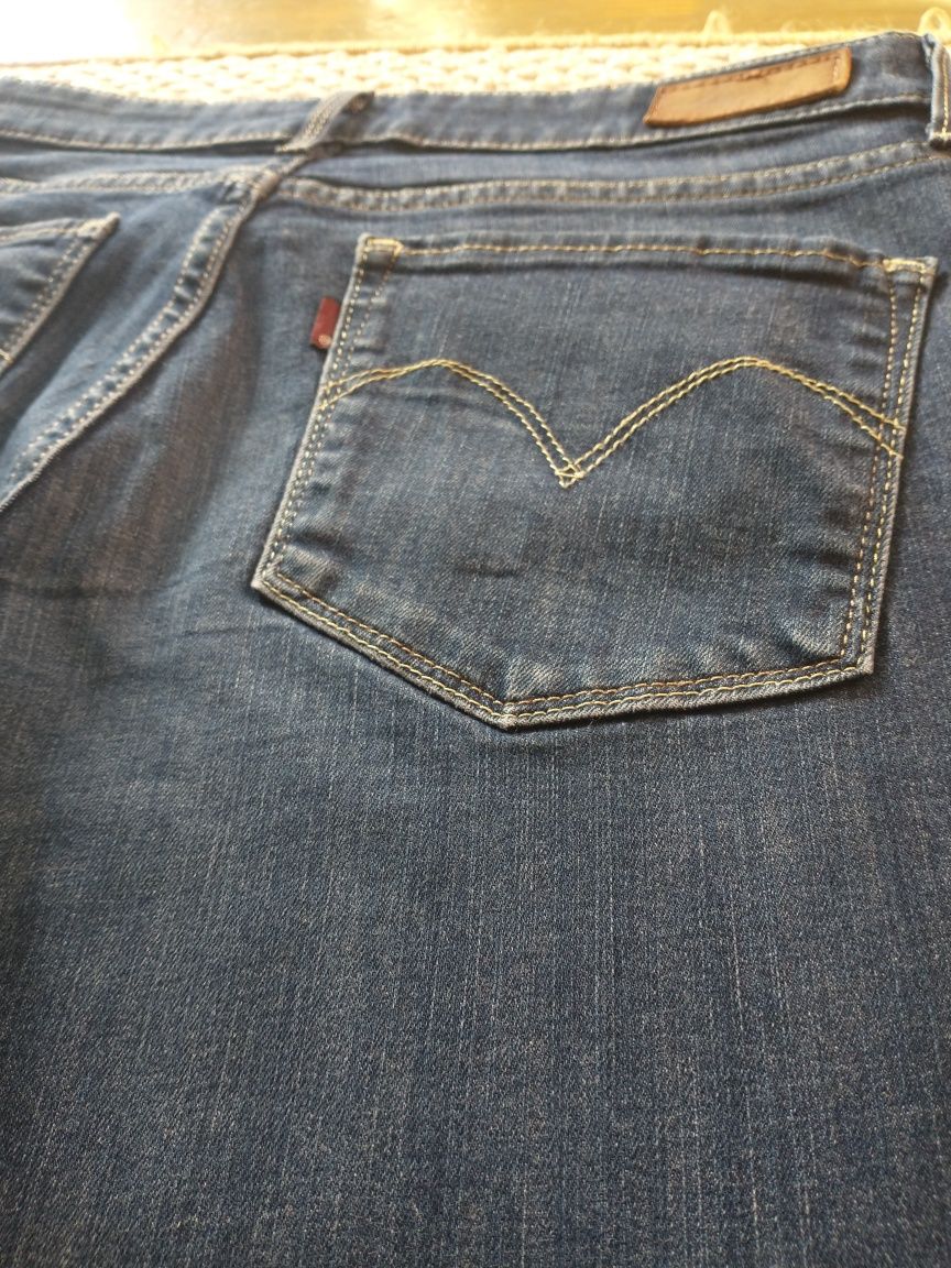 Jeansy Levi's z krótkim stanem, dżinsy, model demi curve skinny 28x32