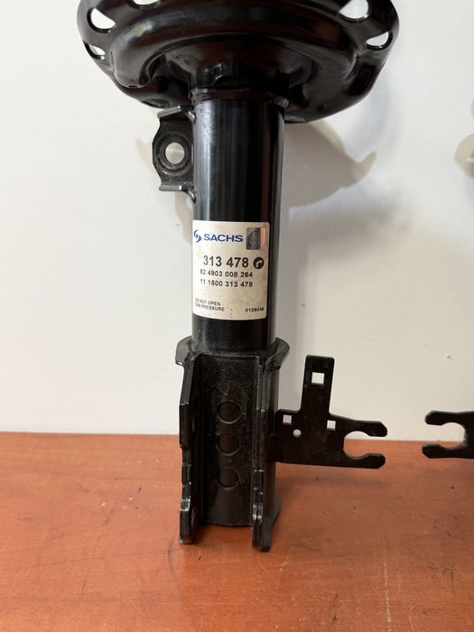 Nowe Amortyzatory Mcpherson Przód  Opel Zafira B 1.9 CDTI