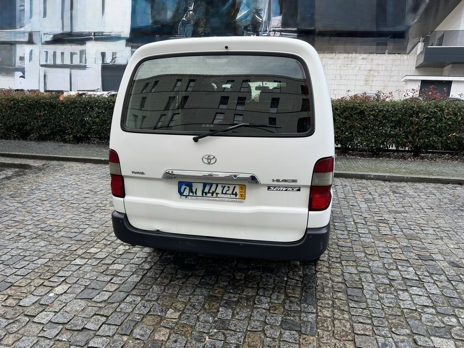 Toyota Hiace 2.5D - 4D 6 Lugares