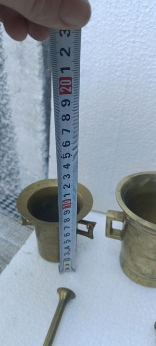 Moździerz wraz z pałkami z grubego mosiądzu