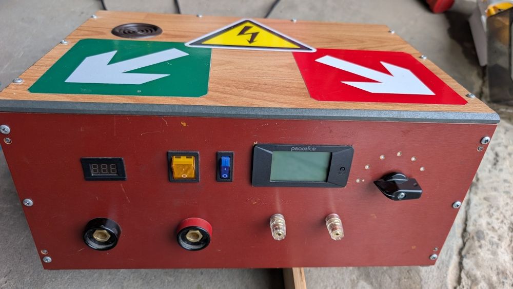 Зарядно-пусковий пристрій ручної роботи  (для свинцевих АКБ)