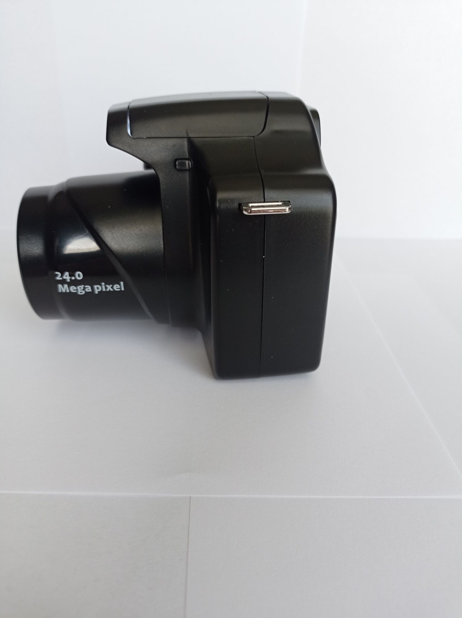 Digital Camera Zoom