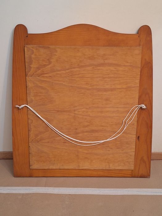 Espelho de sala, quarto ou outro com moldura em madeira