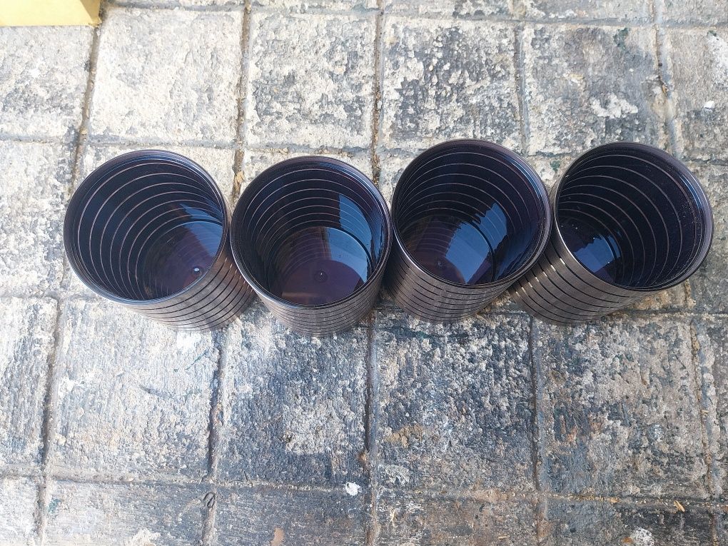 4.      Copos.    C.  Banho