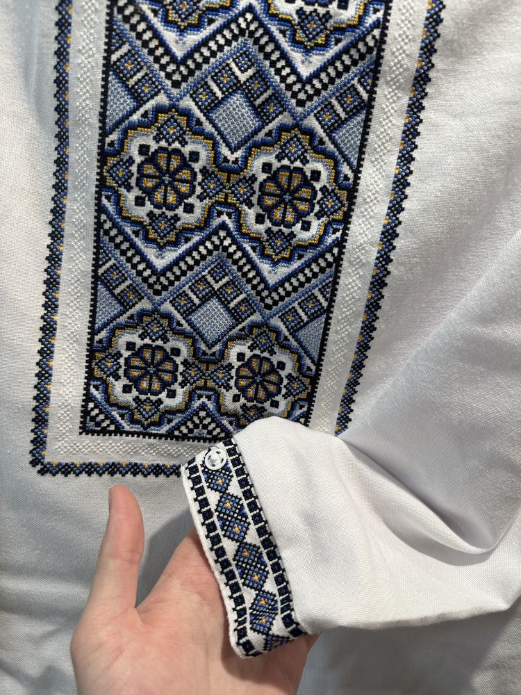 Вишиванка чоловіча, орнамент.