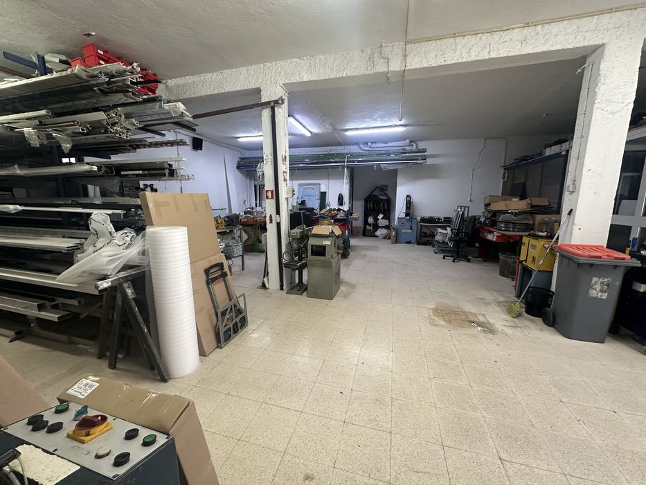 Armazém 200 m2 Abobóda