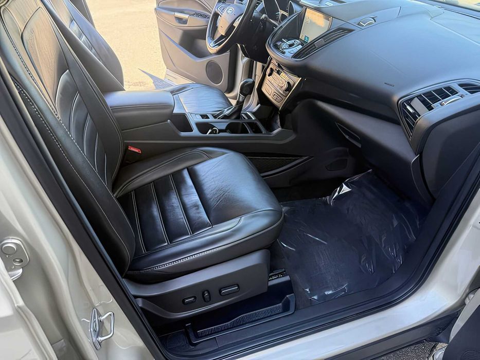 Ford Escape Titanium      2017