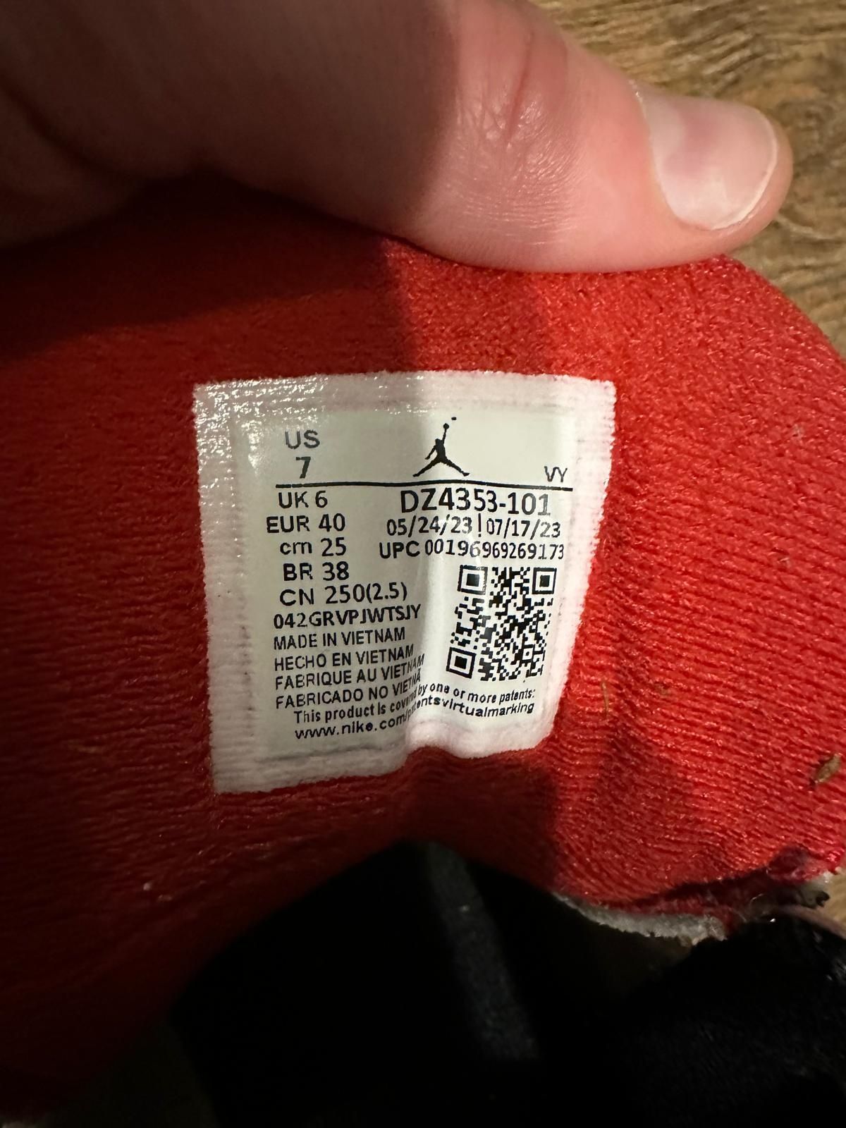 Buty Jordan max aura 5