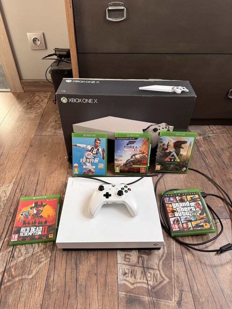 Sprzedam Xbox One X 1T