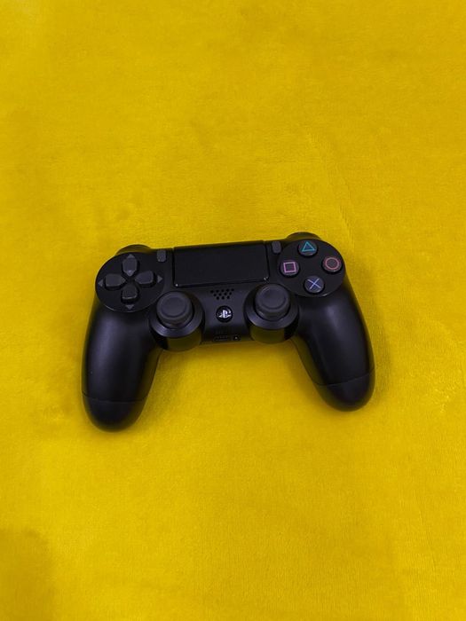 Продам Sony Playstaition 4