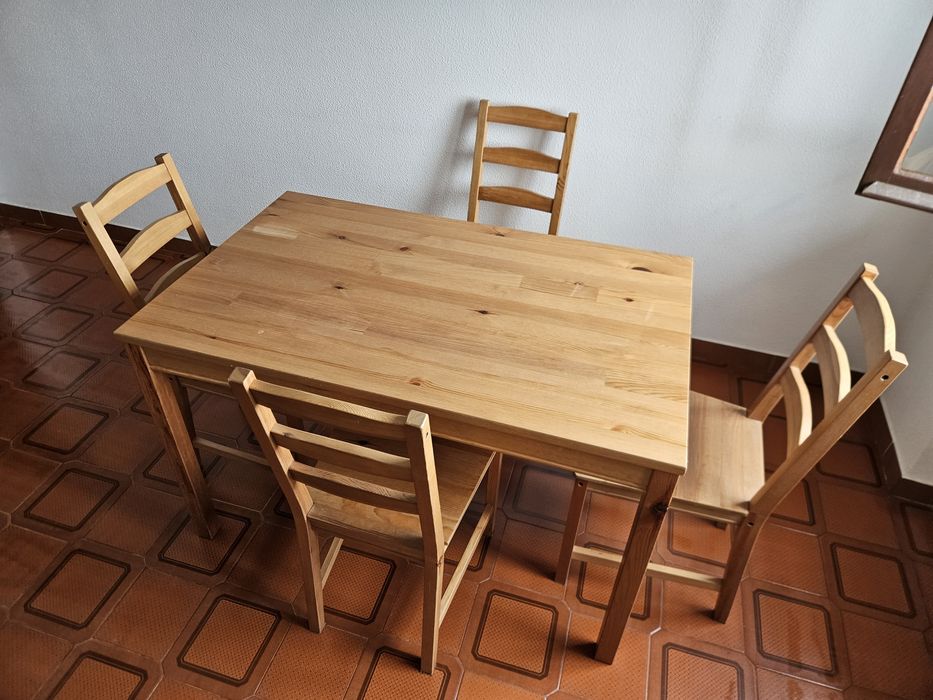 Mesa de jantar + cadeiras