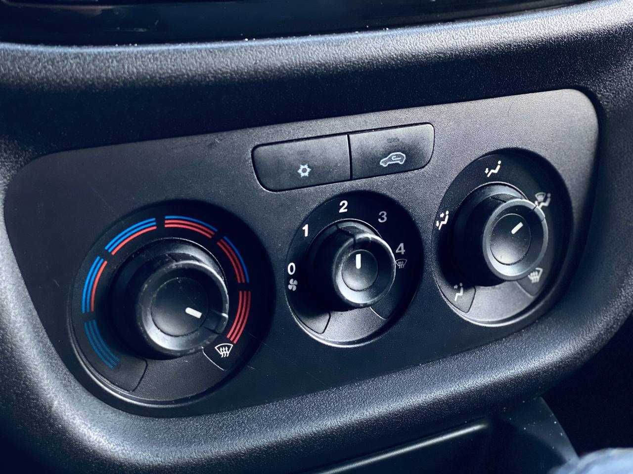 Fiat Doblo 2017 оригінальний пасажир