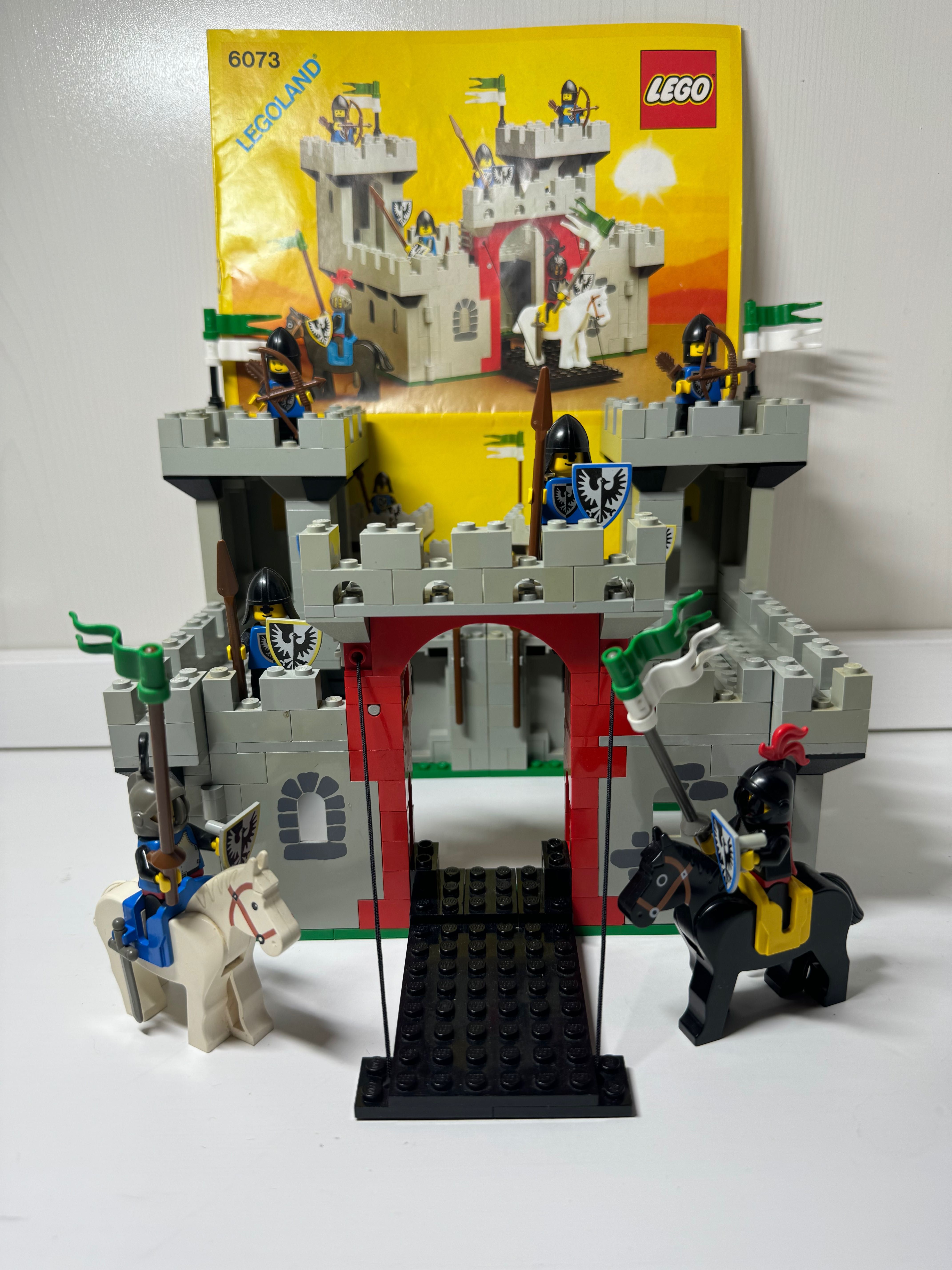 LEGO castle; zestaw 6073 Knight's Castle