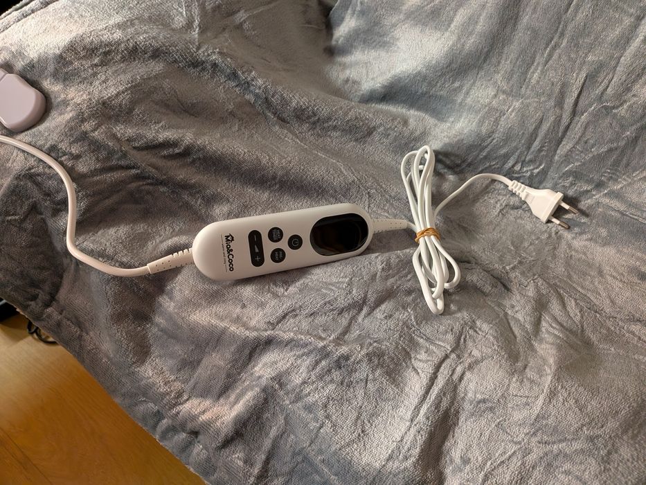 Cobertor elétrico cinzento aconchegante