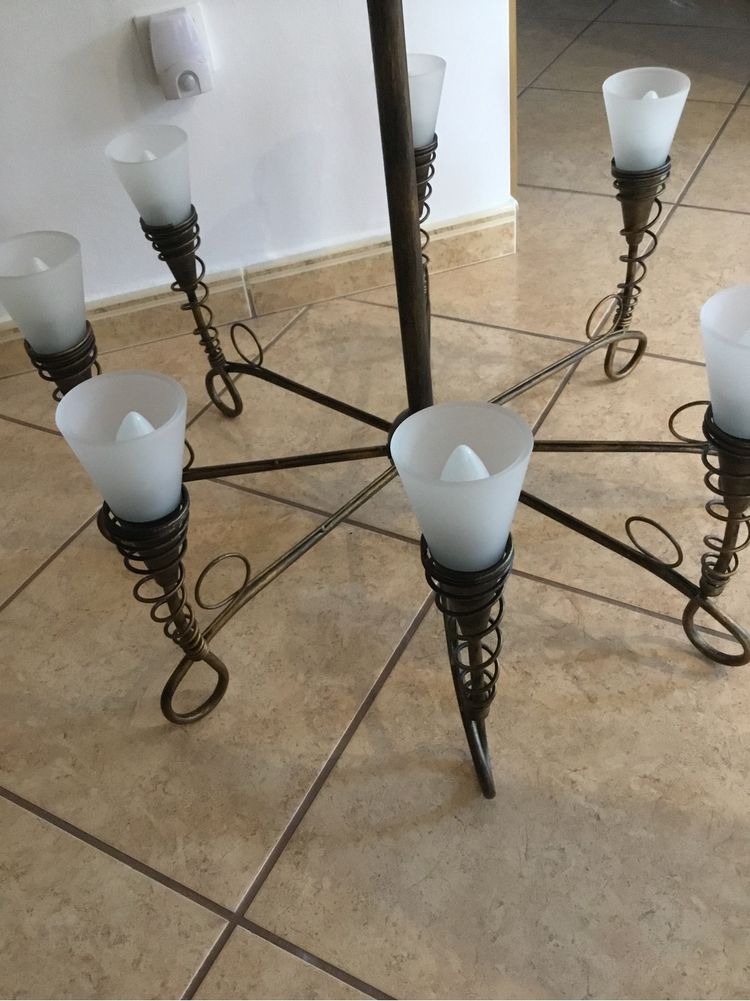 Lampa sufitowa do salonu